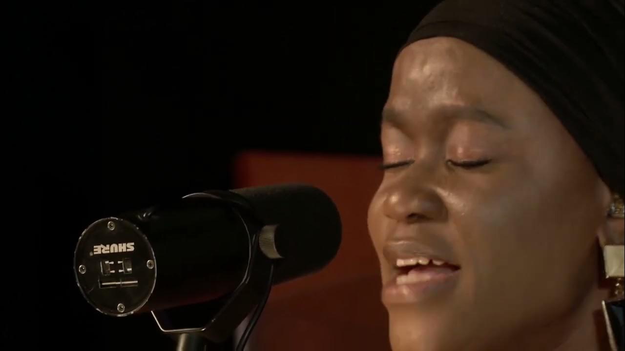 Sola Allyson - Just Worship